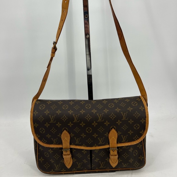 Louis Vuitton Monogram Gibeciere Messenger bag - Picture 1 of 14
